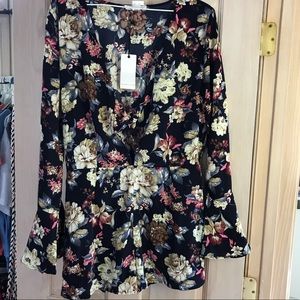 NWT bell sleeved flower romper